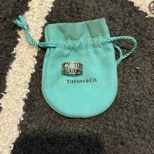 Tiffany & co atlas ring